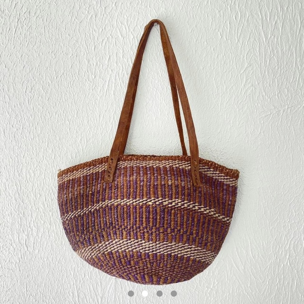 Gorgeous Vintage sisal straw bag